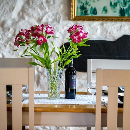 Ysgubor Bach Villa Абърдарън Екстериор снимка