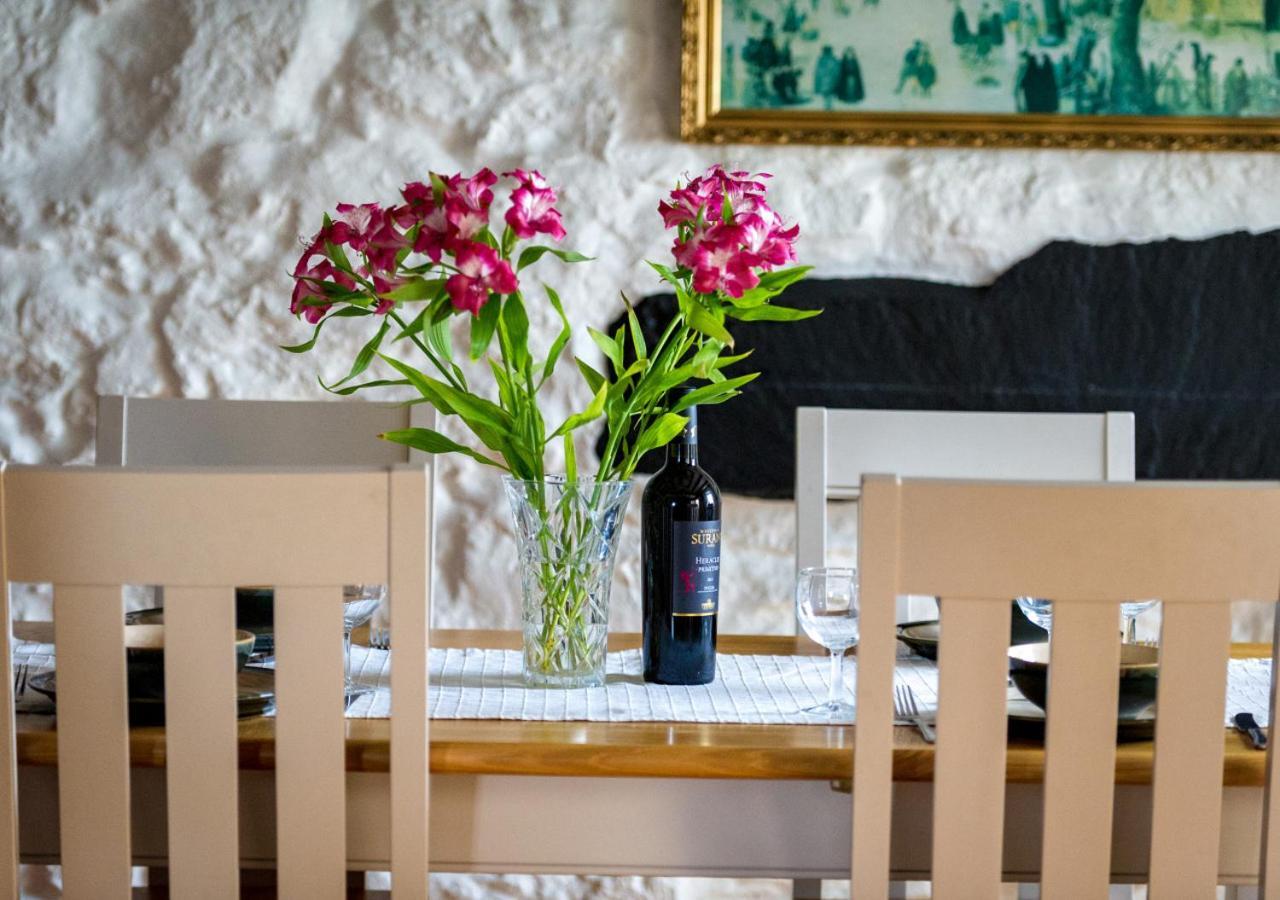 Ysgubor Bach Villa Абърдарън Екстериор снимка