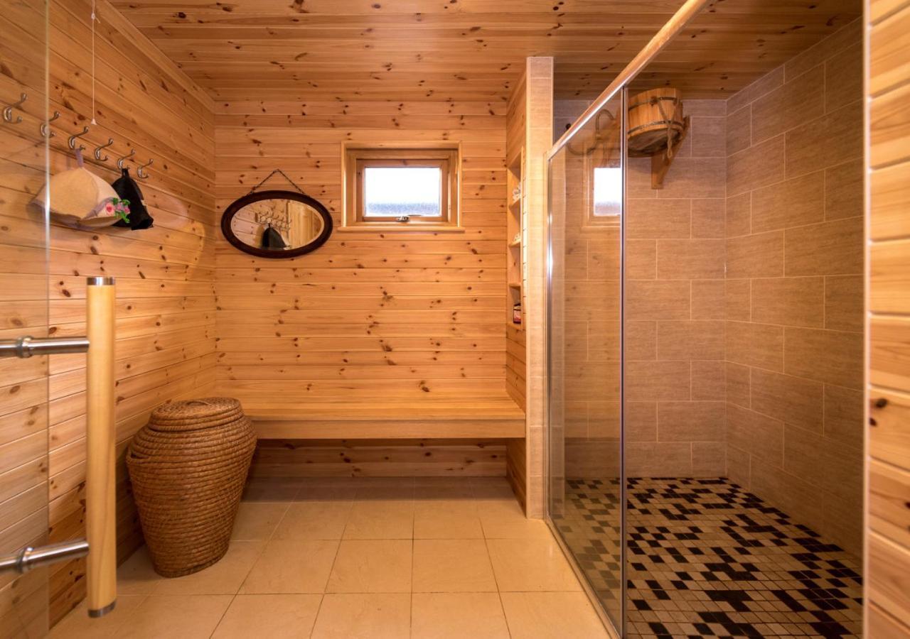 Ysgubor Bach Villa Абърдарън Екстериор снимка